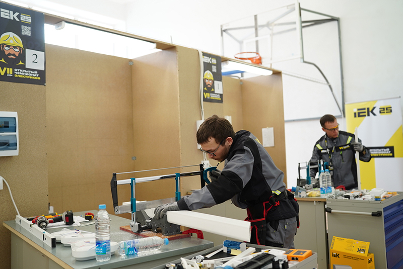 4_AND09385.jpg 4_AND09385.jpg